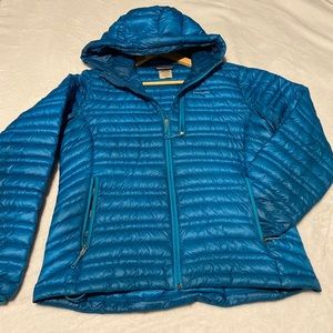 Patagonia Teal Blue Down Puffer Hooded Jacket M